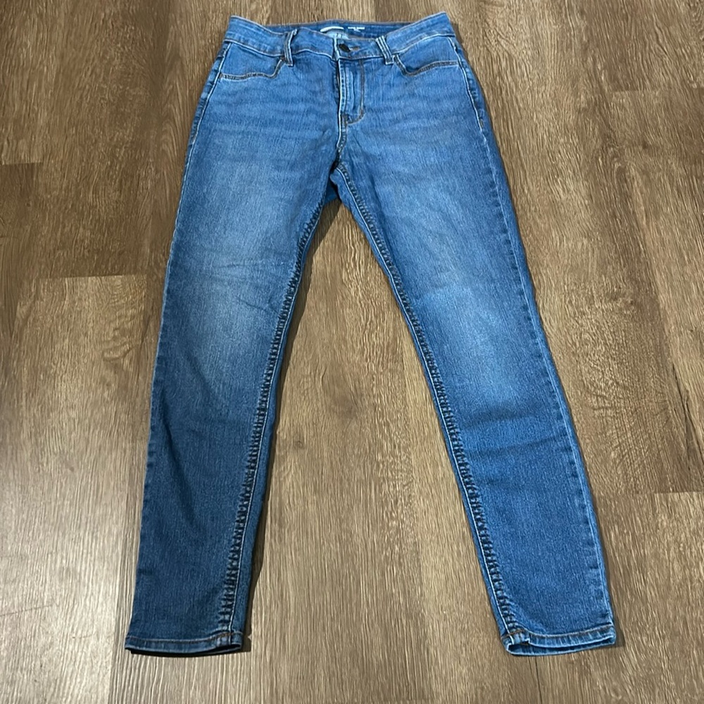 Never worn, Size 2 petite Old navy super skinny ankle High ride jeans.